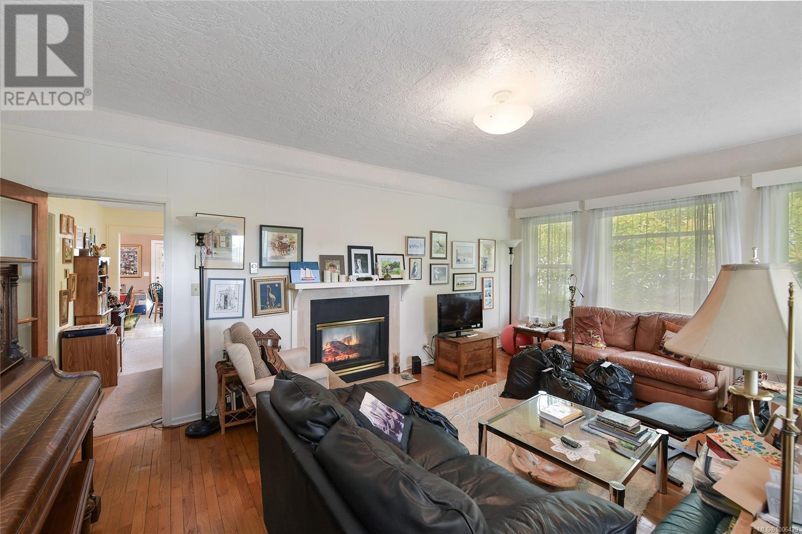 Property at 9632 Seventh St image 4