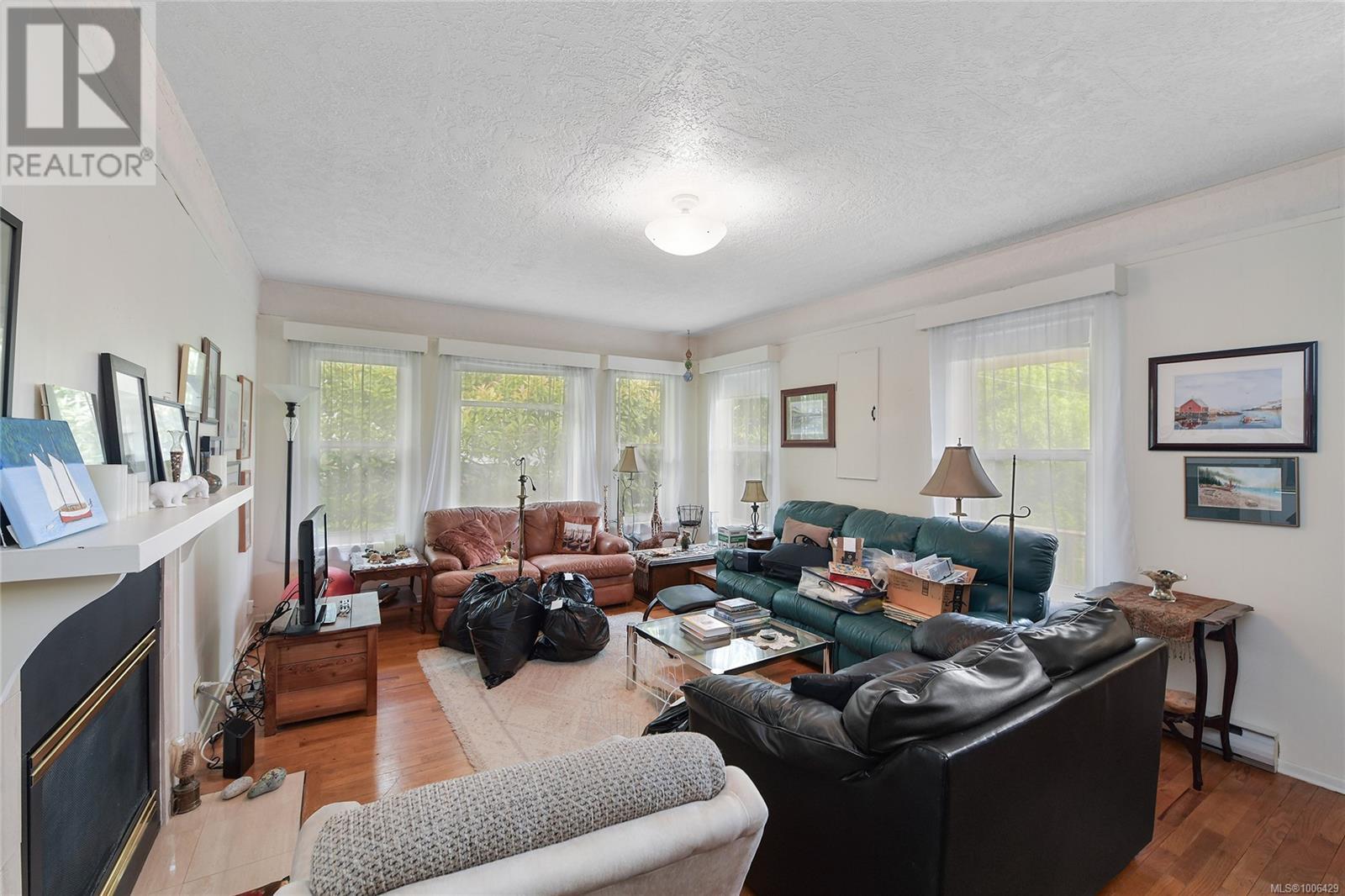 Property at 9632 Seventh St image 5