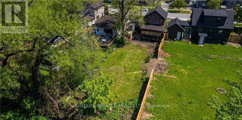 198 Beach Boulevard, Hamilton (Hamilton Beach), Ontario  L8H 6V9 - Photo 16 - X12070373