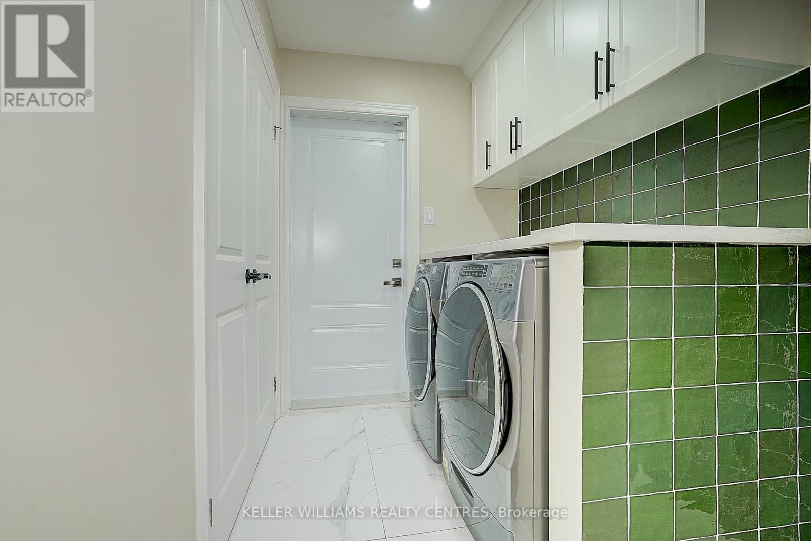 11 Elkpath Avenue, Toronto, Ontario  M2L 2V9 - Photo 27 - C12100777
