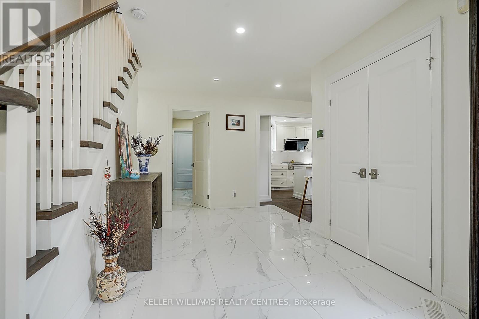11 Elkpath Avenue, Toronto, Ontario  M2L 2V9 - Photo 6 - C12100777