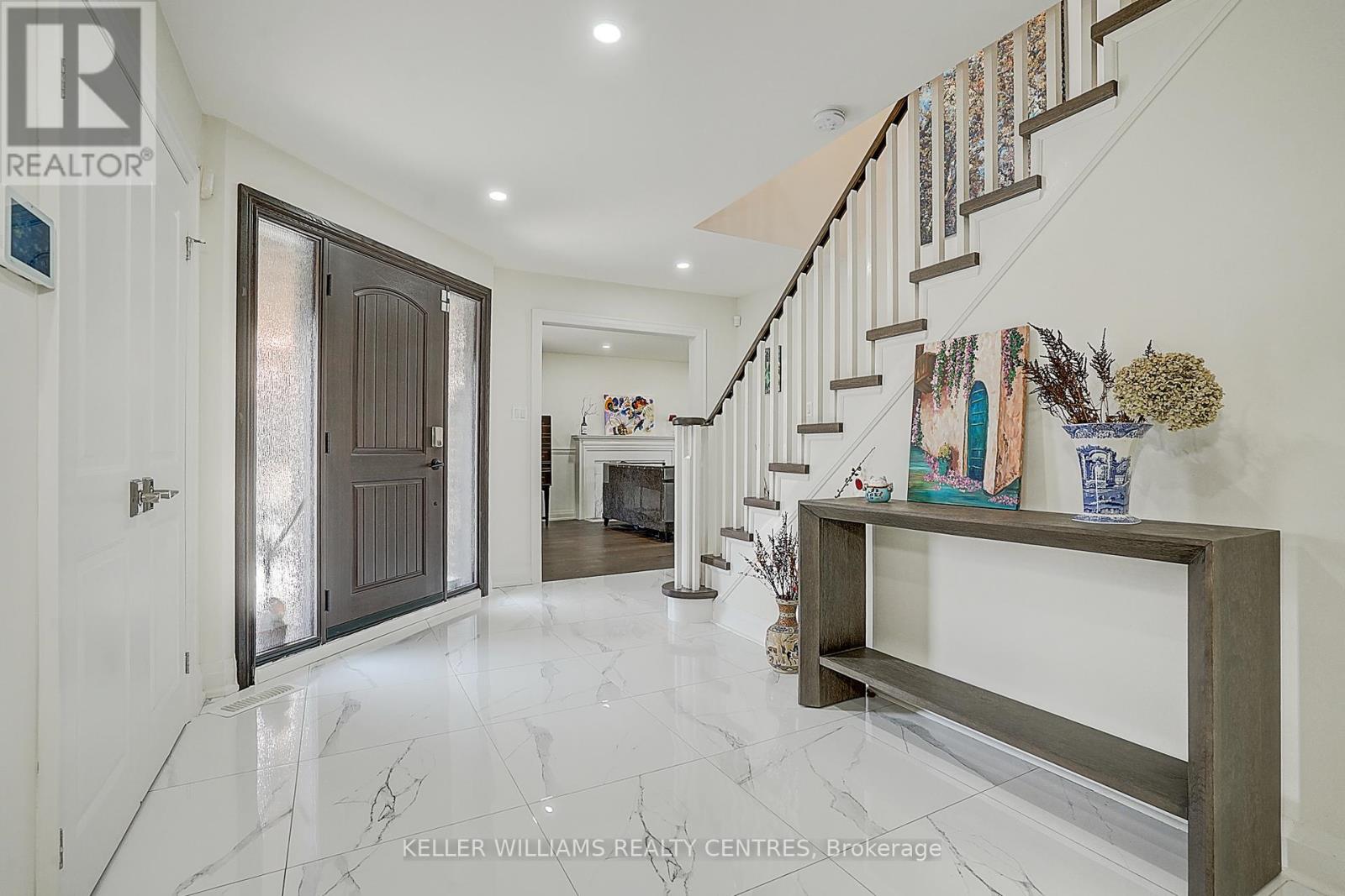 11 Elkpath Avenue, Toronto, Ontario  M2L 2V9 - Photo 8 - C12100777