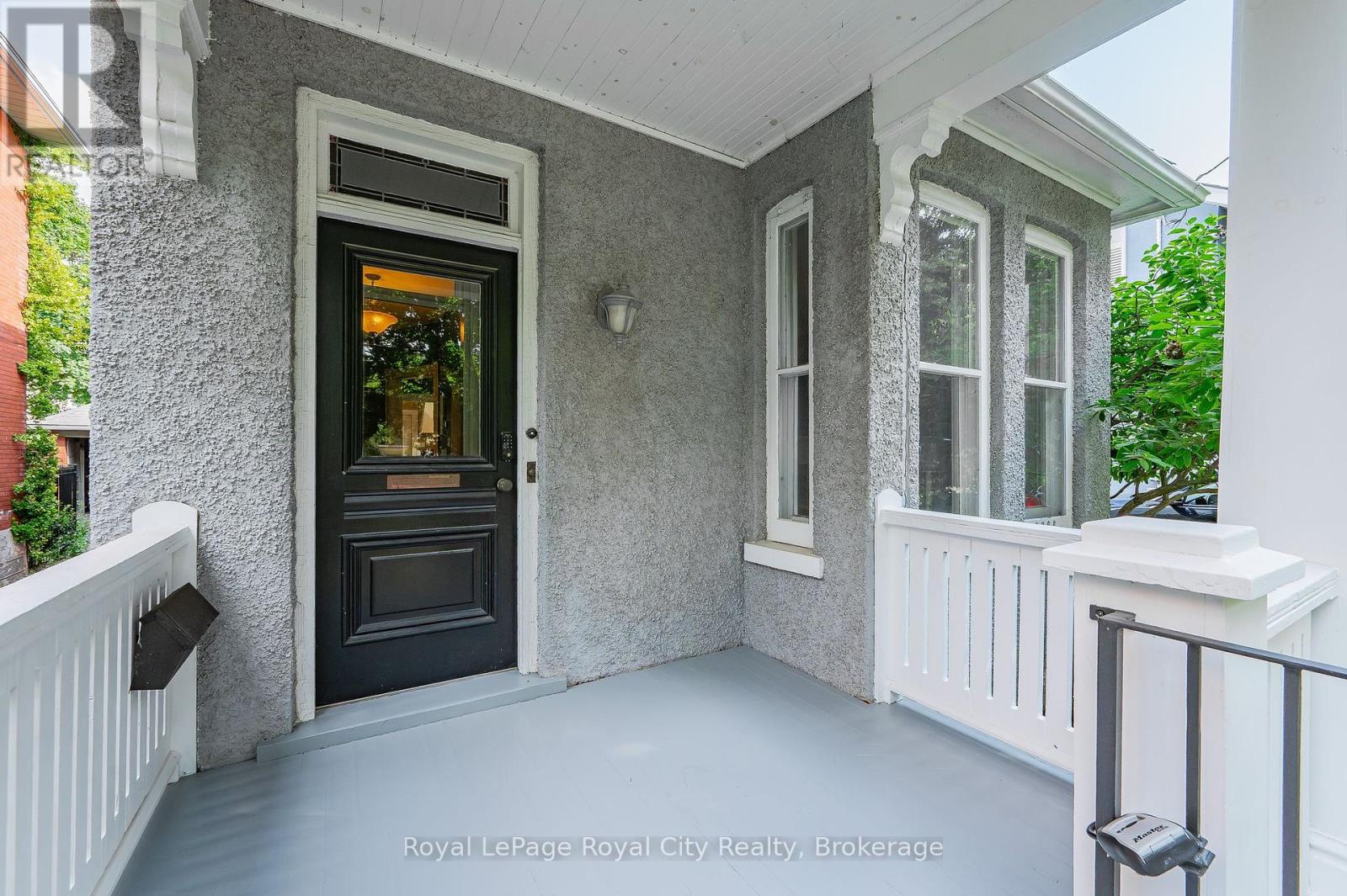 Property at 36 OXFORD STREET image 3