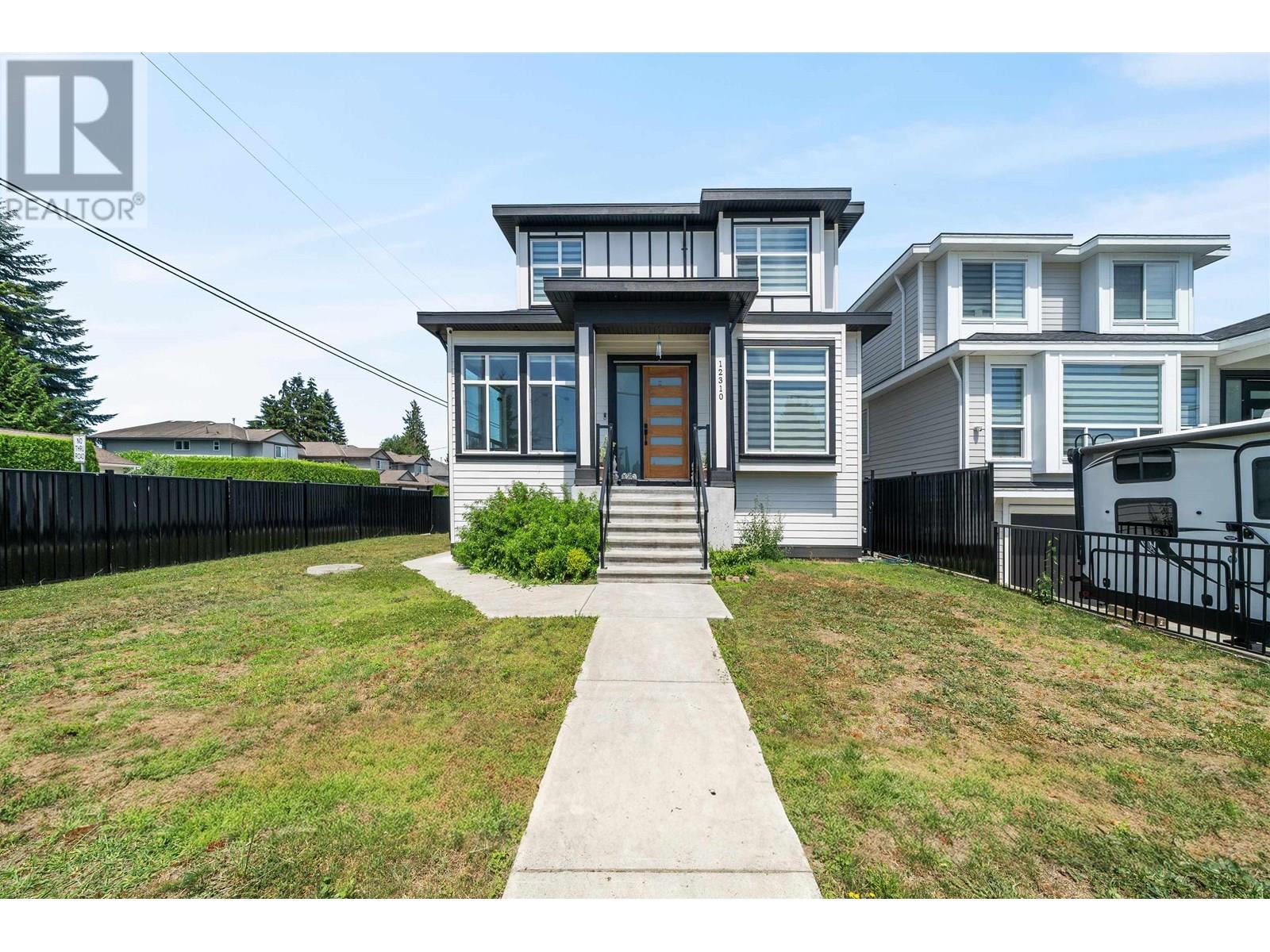 Property at 12310 189A STREET image 2