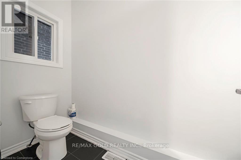 3 Caroline Street, Welland, Ontario  L3B 0J8 - Photo 19 - X12264945