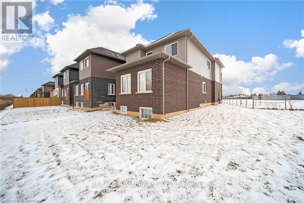 3 Caroline Street, Welland, Ontario  L3B 0J8 - Photo 36 - X12264945