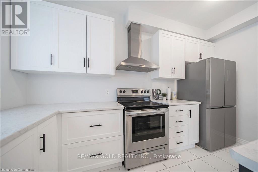 3 Caroline Street, Welland, Ontario  L3B 0J8 - Photo 13 - X12264945