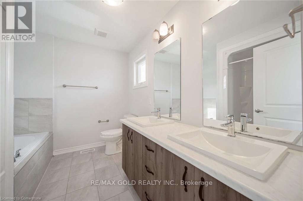3 Caroline Street, Welland, Ontario  L3B 0J8 - Photo 24 - X12264945