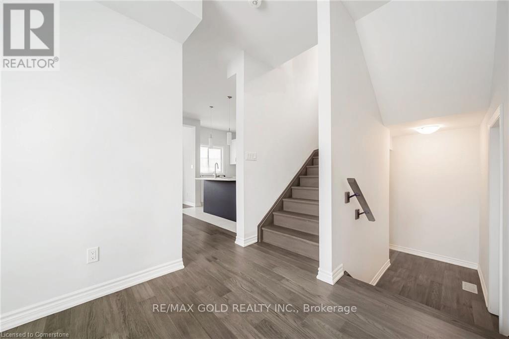 3 Caroline Street, Welland, Ontario  L3B 0J8 - Photo 7 - X12264945