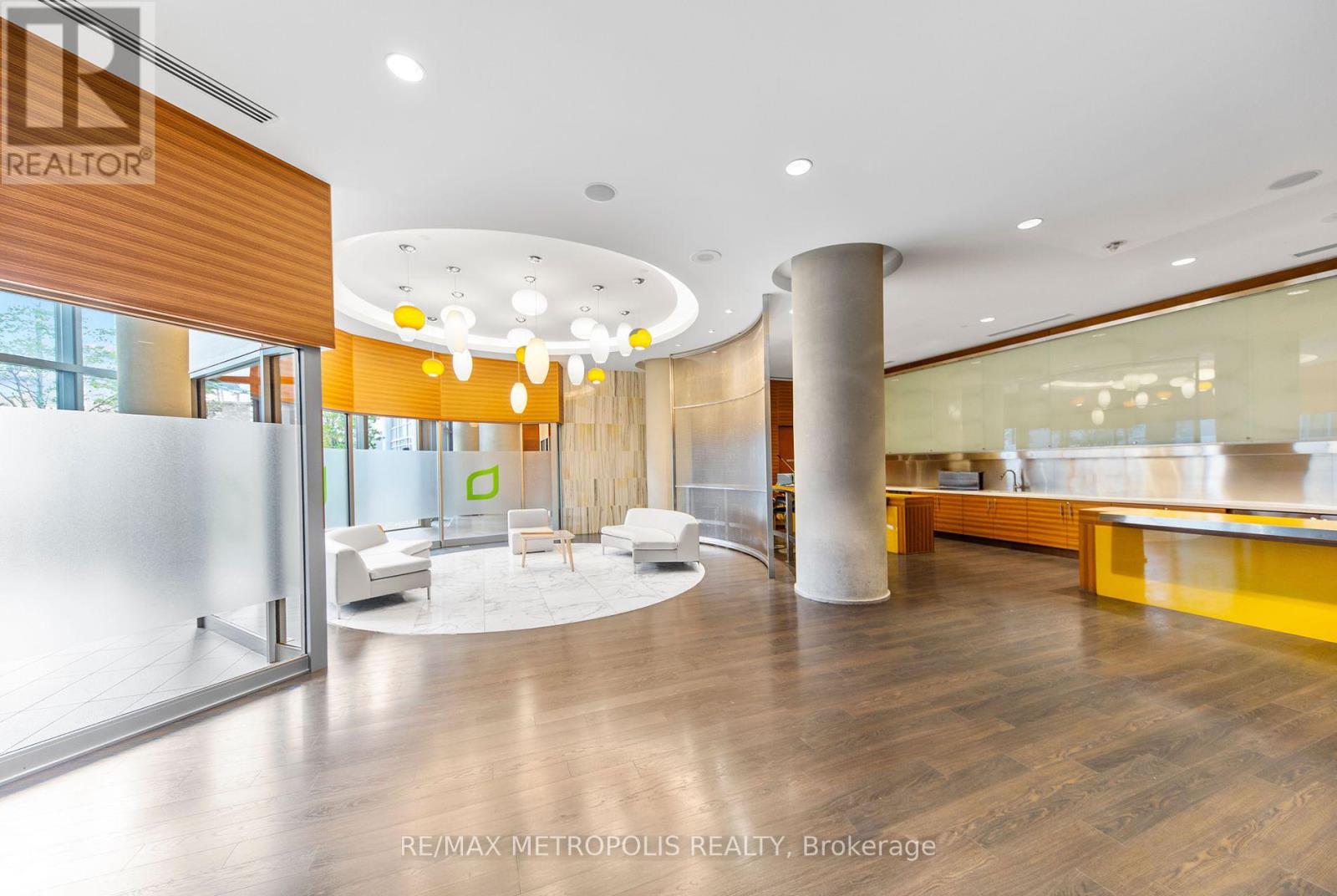816 - 135 Village Green Square, Toronto, Ontario  M1S 0G4 - Photo 17 - E12273199