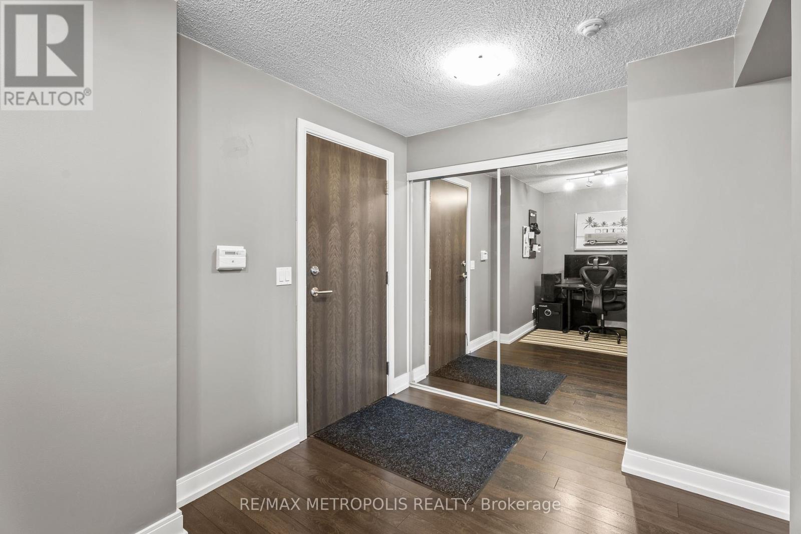 816 - 135 Village Green Square, Toronto, Ontario  M1S 0G4 - Photo 5 - E12273199