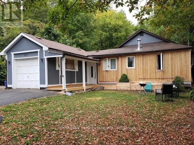 257 Parkwood Avenue, Georgina, Ontario  L4P 2X2 - Photo 1 - N12273220