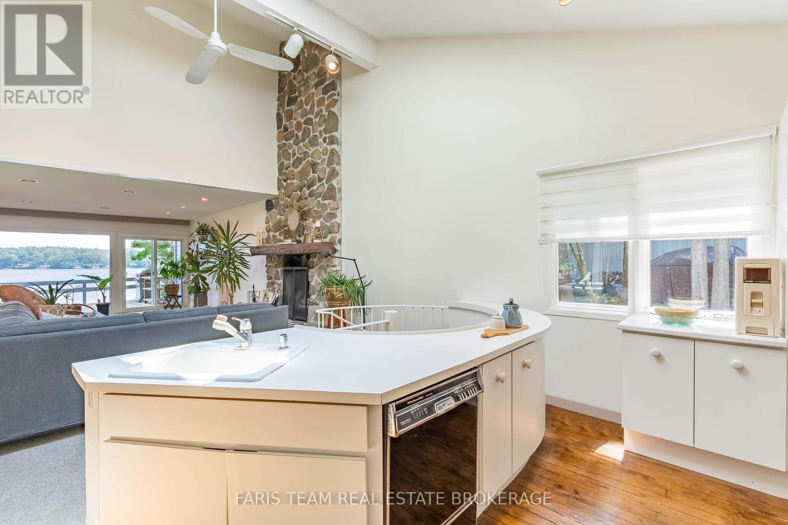 127 Shoreline Drive, Oro-Medonte (Hawkestone), Ontario  L3V 0K2 - Photo 6 - S12273149