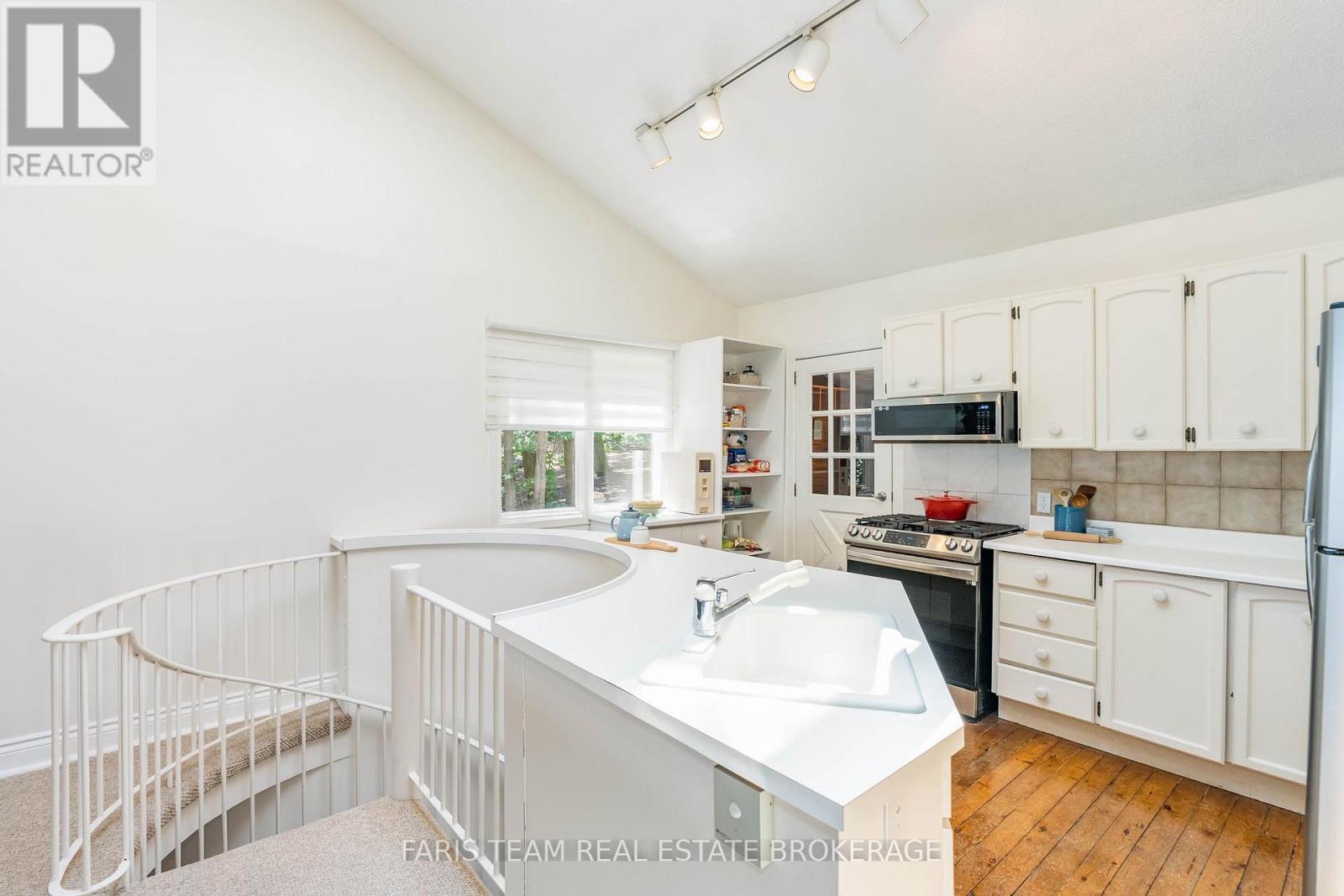 127 Shoreline Drive, Oro-Medonte (Hawkestone), Ontario  L3V 0K2 - Photo 7 - S12273149