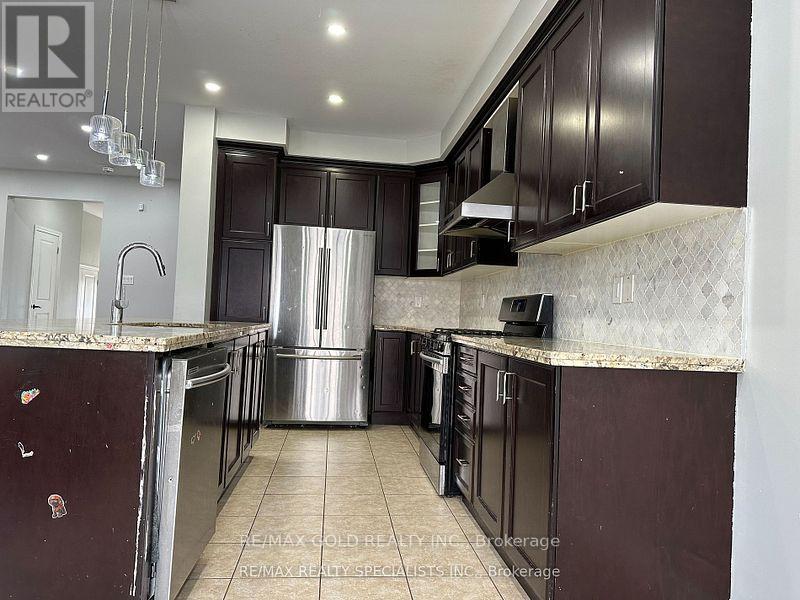 292 Remembrance Drive, Brampton, Ontario  L7A 4J3 - Photo 11 - W12273242