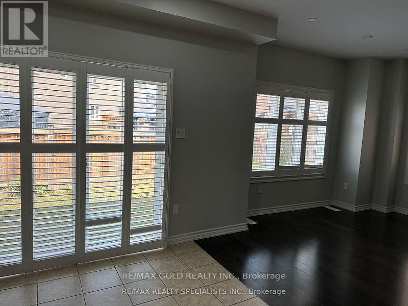 292 Remembrance Drive, Brampton, Ontario  L7A 4J3 - Photo 12 - W12273242