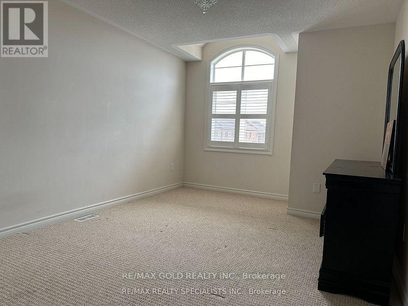 292 Remembrance Drive, Brampton, Ontario  L7A 4J3 - Photo 17 - W12273242