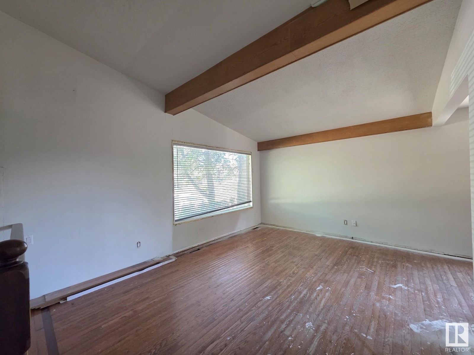 Property at 4508 44 AV image 5