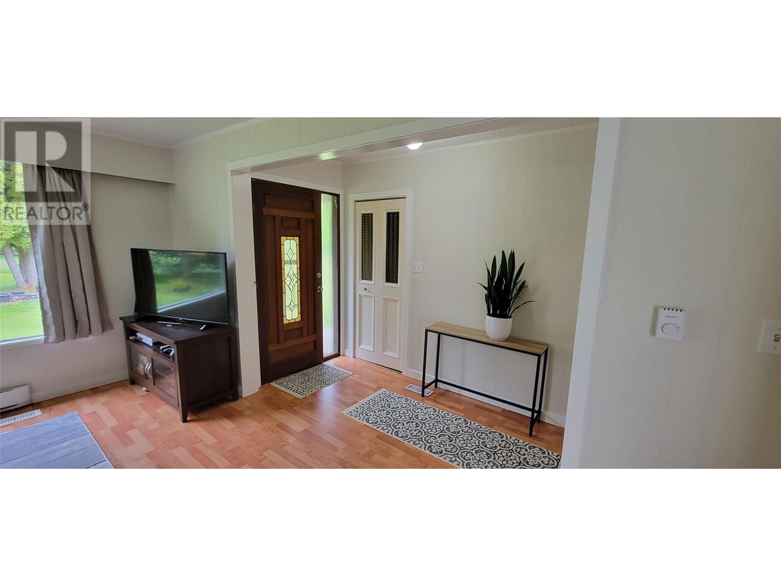 6222 Slocan River Road, Winlaw, British Columbia  V0G 2J0 - Photo 21 - 10348428