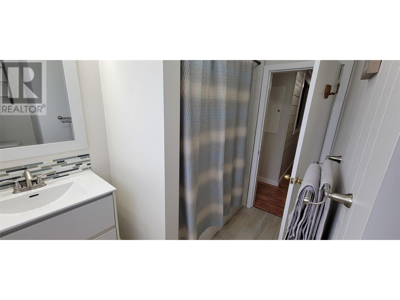 6222 Slocan River Road, Winlaw, British Columbia  V0G 2J0 - Photo 17 - 10348428