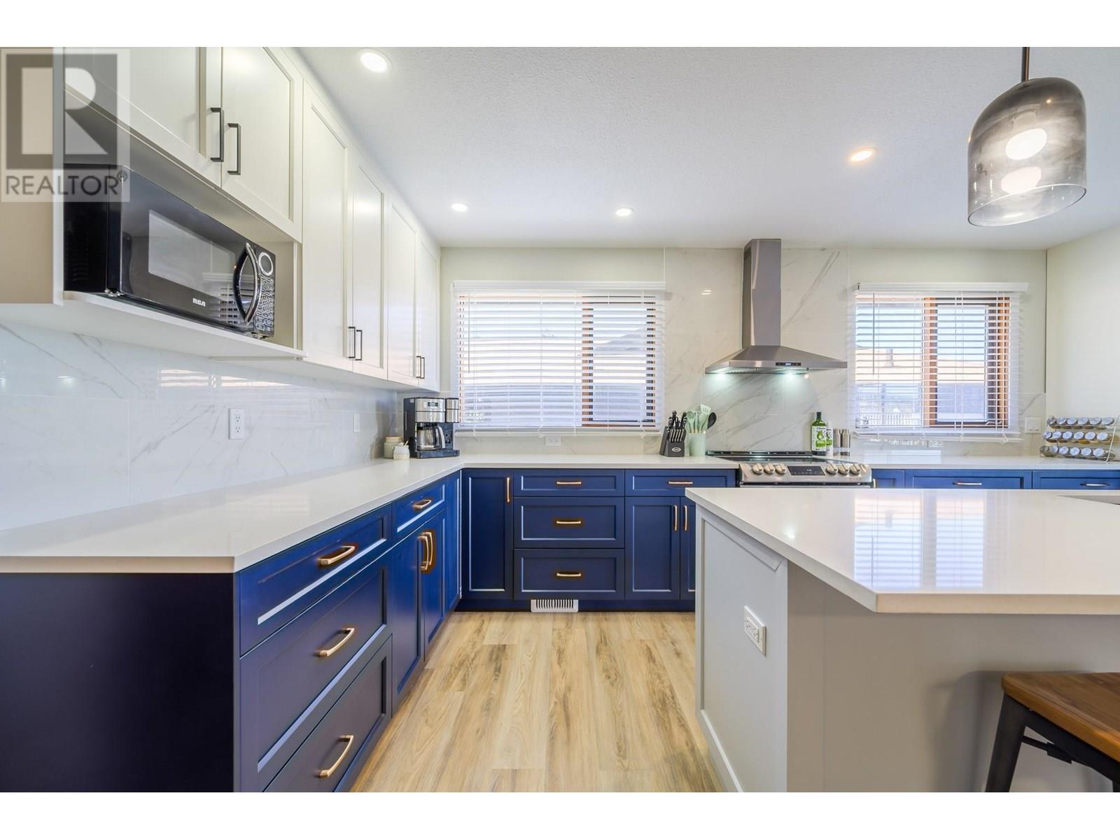 Property at 356 Gleneagles Drive image 5