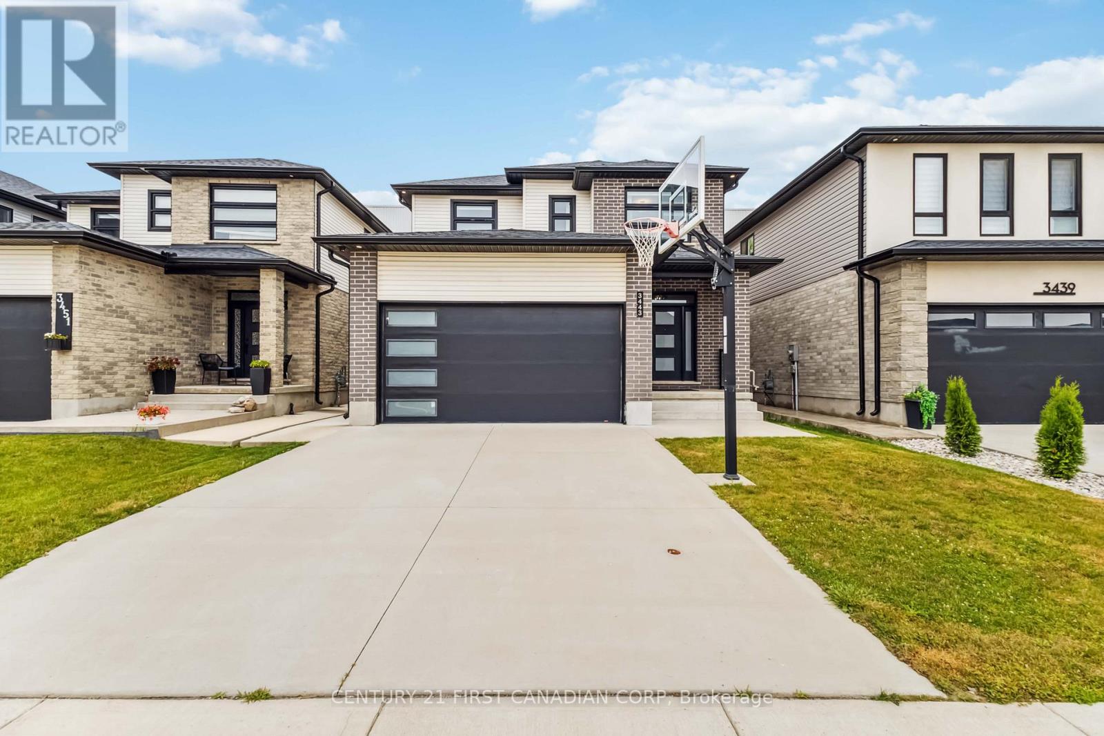 3443 Emily Carr Lane, London South, Ontario  N6G 0L2 - Photo 2 - X12273541