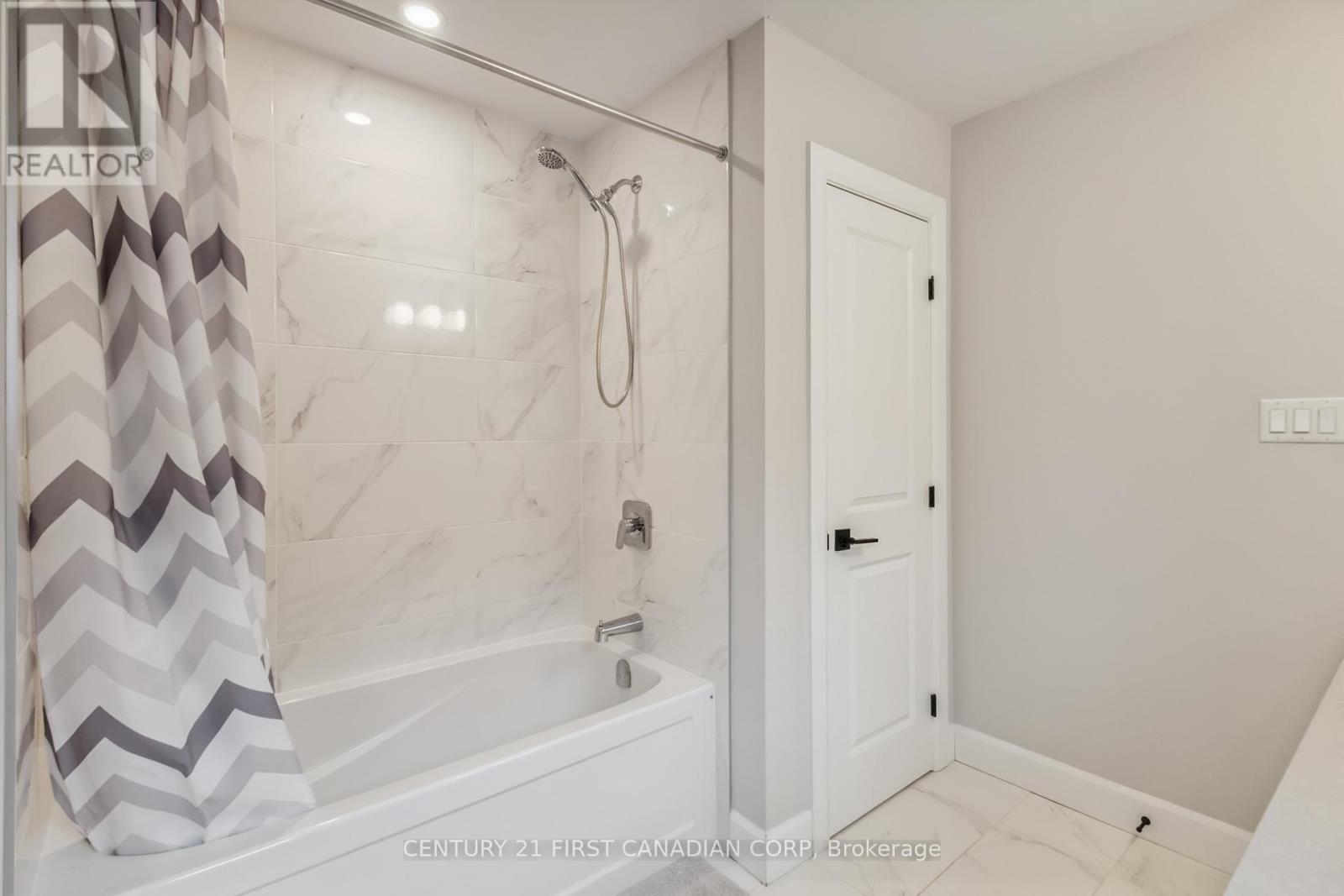 3443 Emily Carr Lane, London South, Ontario  N6G 0L2 - Photo 33 - X12273541