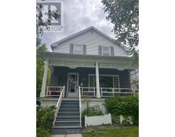 102 TWELFTH AVENUE, Cochrane, Ontario