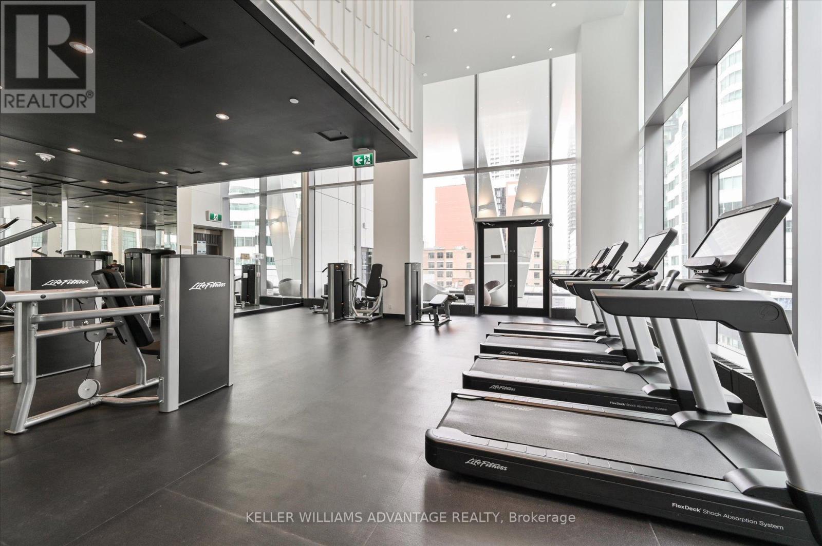 1802 - 357 King Street W, Toronto, Ontario  M5V 0S7 - Photo 10 - C12273339