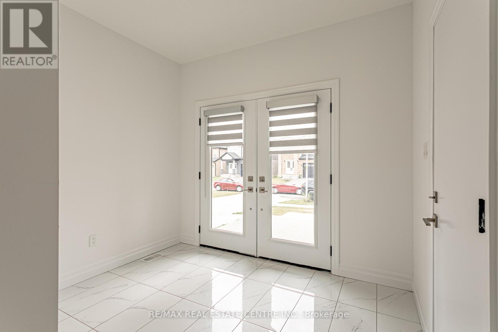 2607 Bateman Trail, London South, Ontario  N6L 0H2 - Photo 4 - X12273155