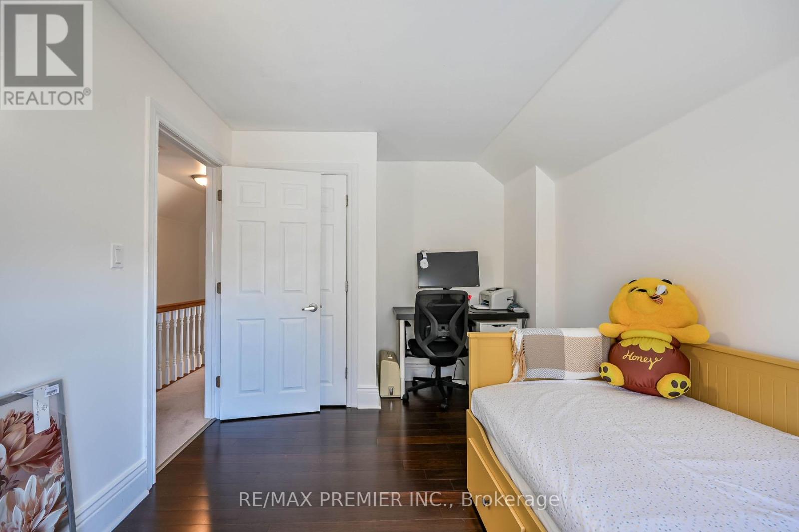53 Douglas Avenue, Hamilton, Ontario  L8L 5R2 - Photo 13 - X12273222