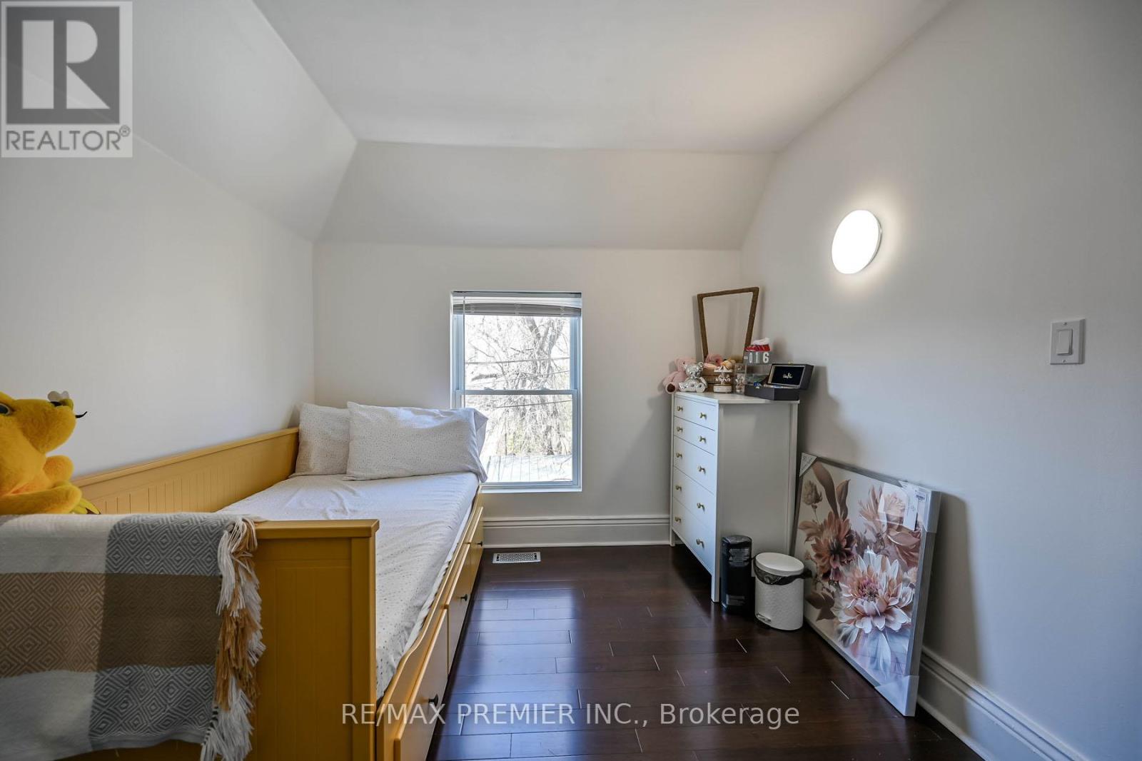 53 Douglas Avenue, Hamilton, Ontario  L8L 5R2 - Photo 14 - X12273222