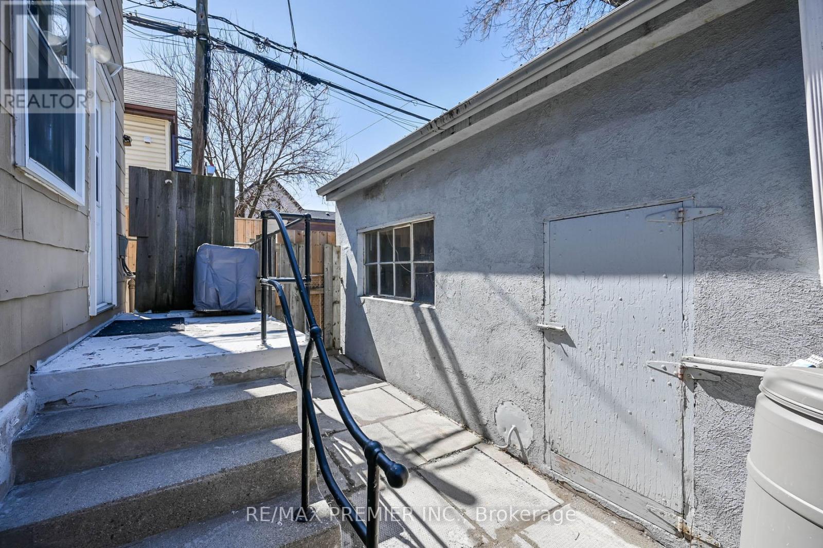 53 Douglas Avenue, Hamilton, Ontario  L8L 5R2 - Photo 19 - X12273222