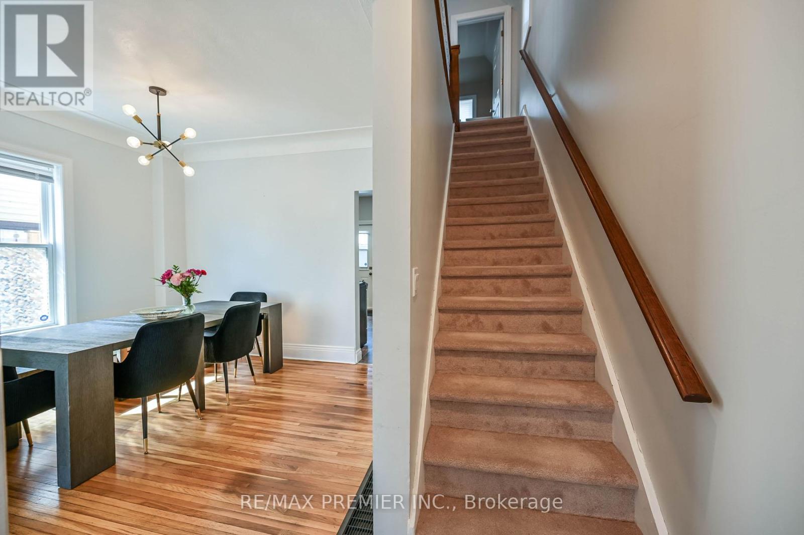53 Douglas Avenue, Hamilton, Ontario  L8L 5R2 - Photo 7 - X12273222