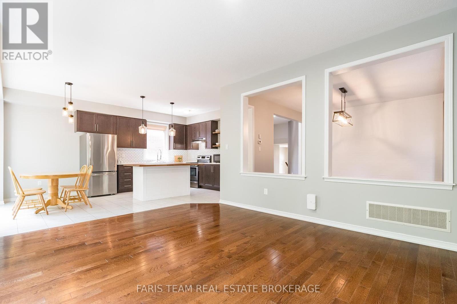 1025 Abram Court, Innisfil, Ontario  L9S 0K3 - Photo 12 - N12273371