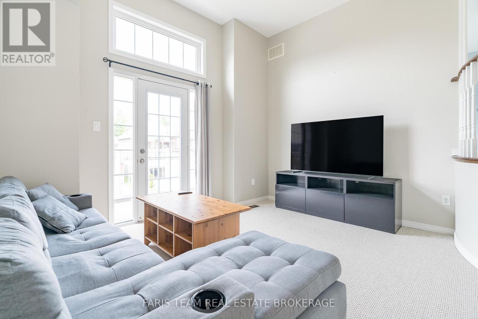 1025 Abram Court, Innisfil, Ontario  L9S 0K3 - Photo 14 - N12273371