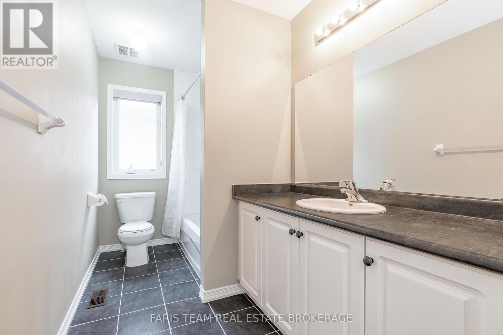 1025 Abram Court, Innisfil, Ontario  L9S 0K3 - Photo 22 - N12273371