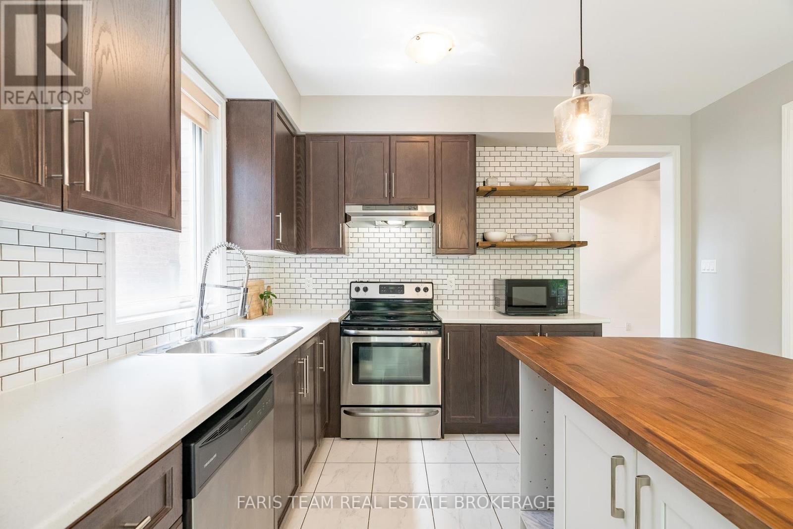 1025 Abram Court, Innisfil, Ontario  L9S 0K3 - Photo 6 - N12273371