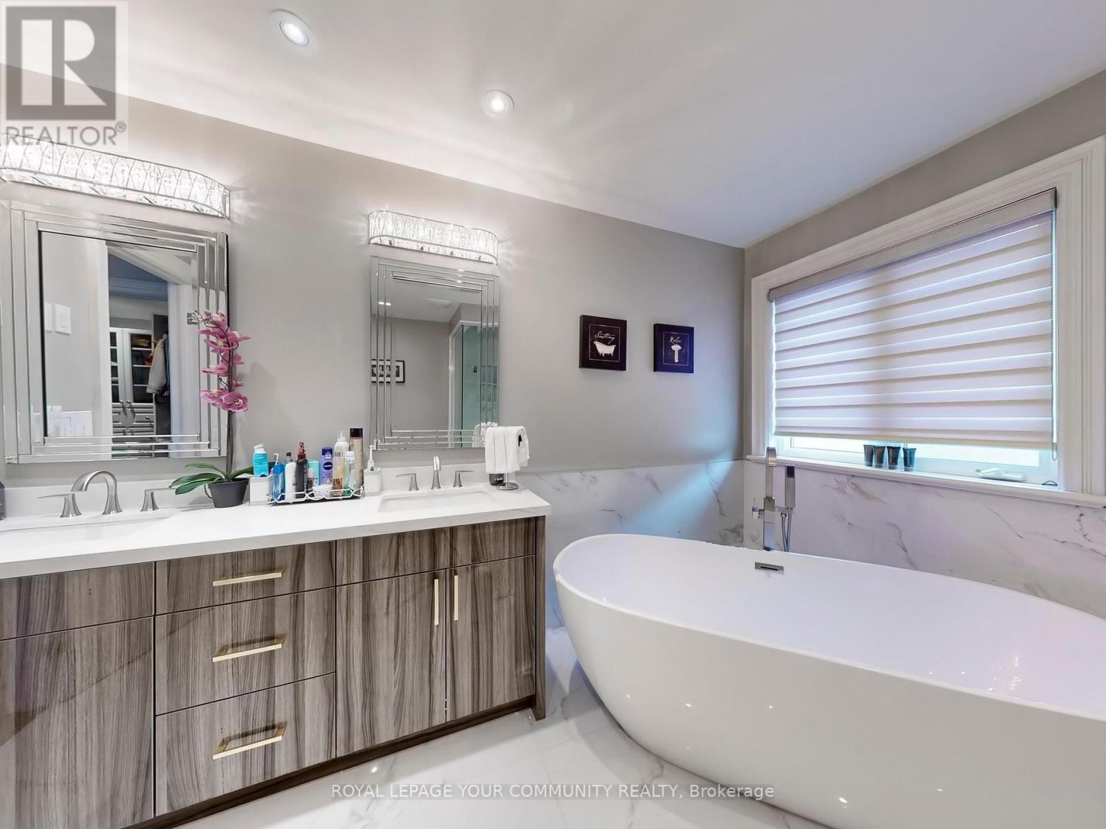 5 Trilogy Court, Richmond Hill (South Richvale), Ontario  L4C 0M4 - Photo 32 - N12273379
