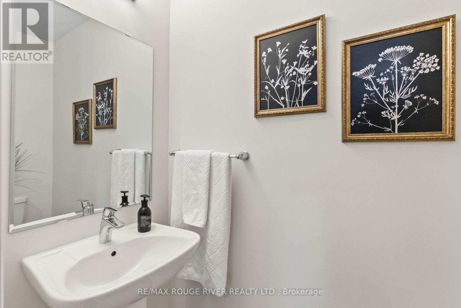 Property at 16 MAPPIN WAY image 5