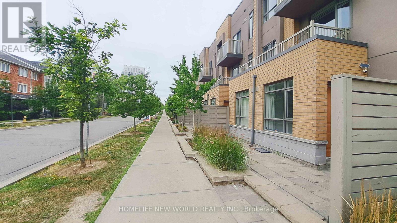 1070 Progress Avenue, Toronto (Agincourt South-Malvern West), Ontario  M1B 0C5 - Photo 3 - E12270989