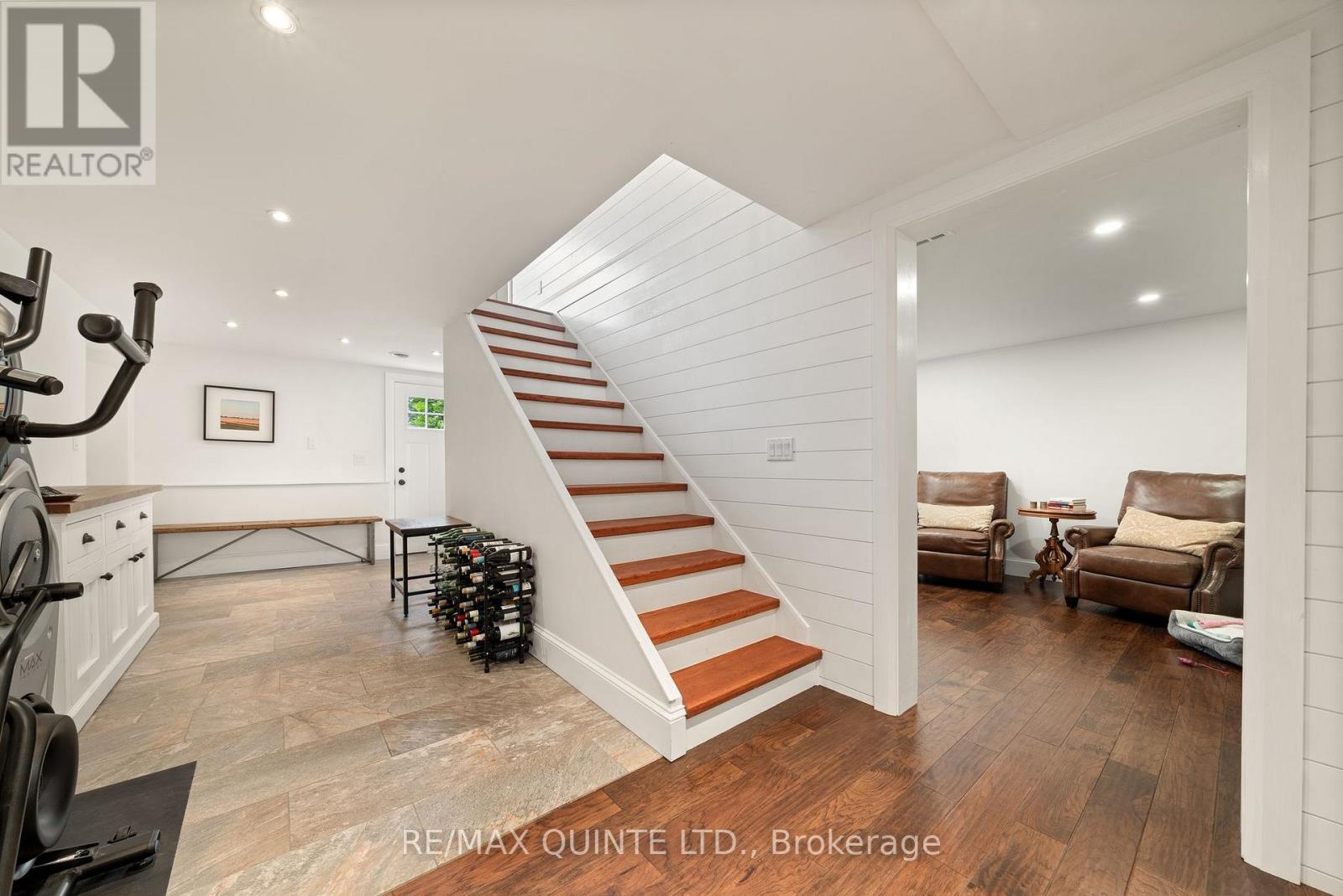 14 Eastern Avenue, Prince Edward County (Ameliasburg Ward), Ontario  K8N 4Z1 - Photo 22 - X12273581