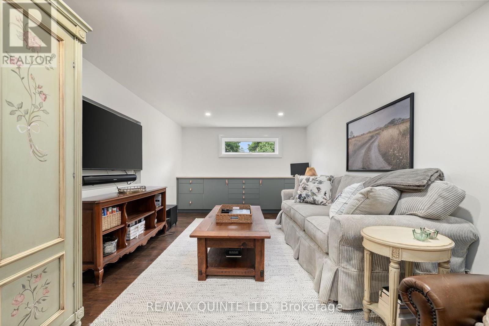 14 Eastern Avenue, Prince Edward County (Ameliasburg Ward), Ontario  K8N 4Z1 - Photo 23 - X12273581