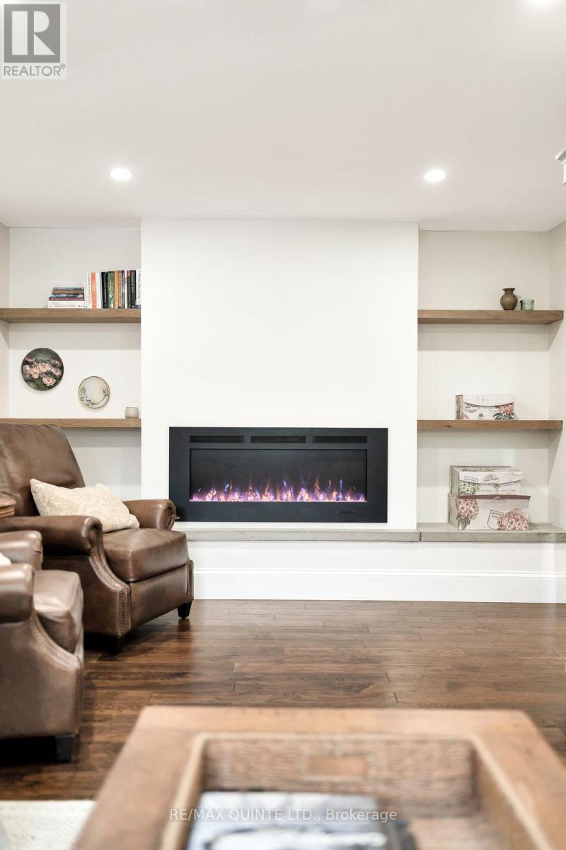 14 Eastern Avenue, Prince Edward County (Ameliasburg Ward), Ontario  K8N 4Z1 - Photo 24 - X12273581