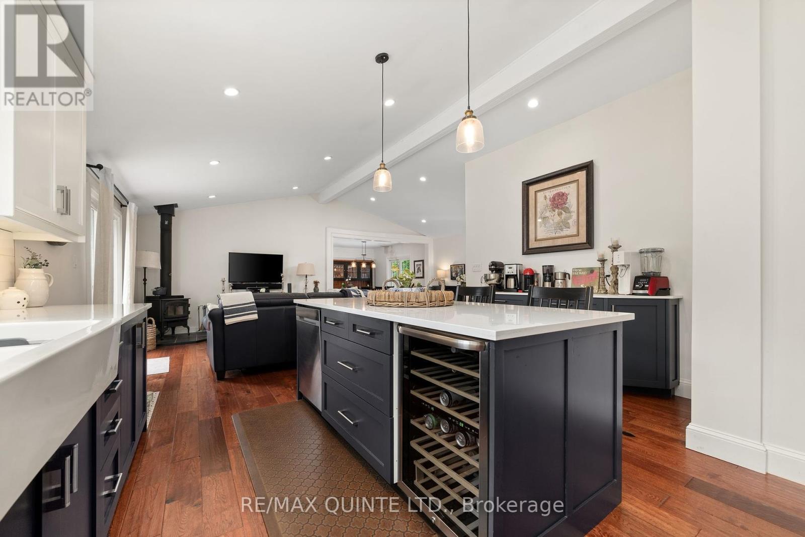 14 Eastern Avenue, Prince Edward County (Ameliasburg Ward), Ontario  K8N 4Z1 - Photo 4 - X12273581