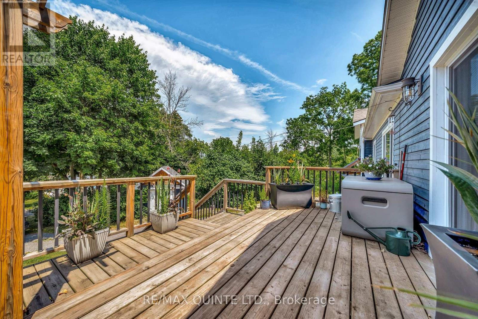 14 Eastern Avenue, Prince Edward County (Ameliasburg Ward), Ontario  K8N 4Z1 - Photo 41 - X12273581