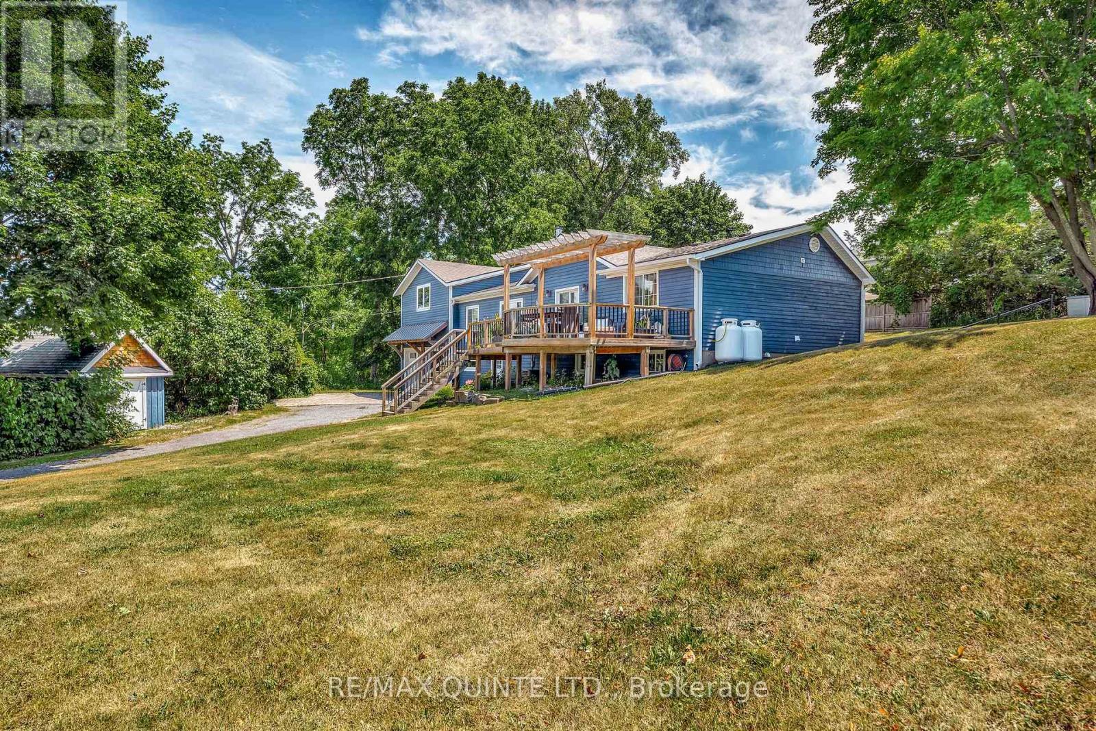 14 Eastern Avenue, Prince Edward County (Ameliasburg Ward), Ontario  K8N 4Z1 - Photo 44 - X12273581