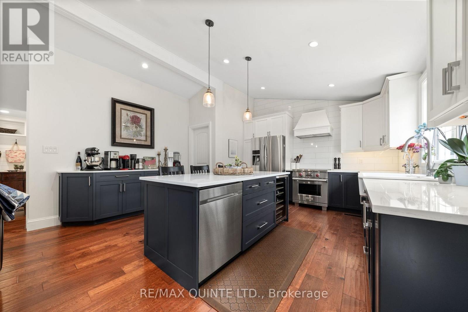 14 Eastern Avenue, Prince Edward County (Ameliasburg Ward), Ontario  K8N 4Z1 - Photo 5 - X12273581