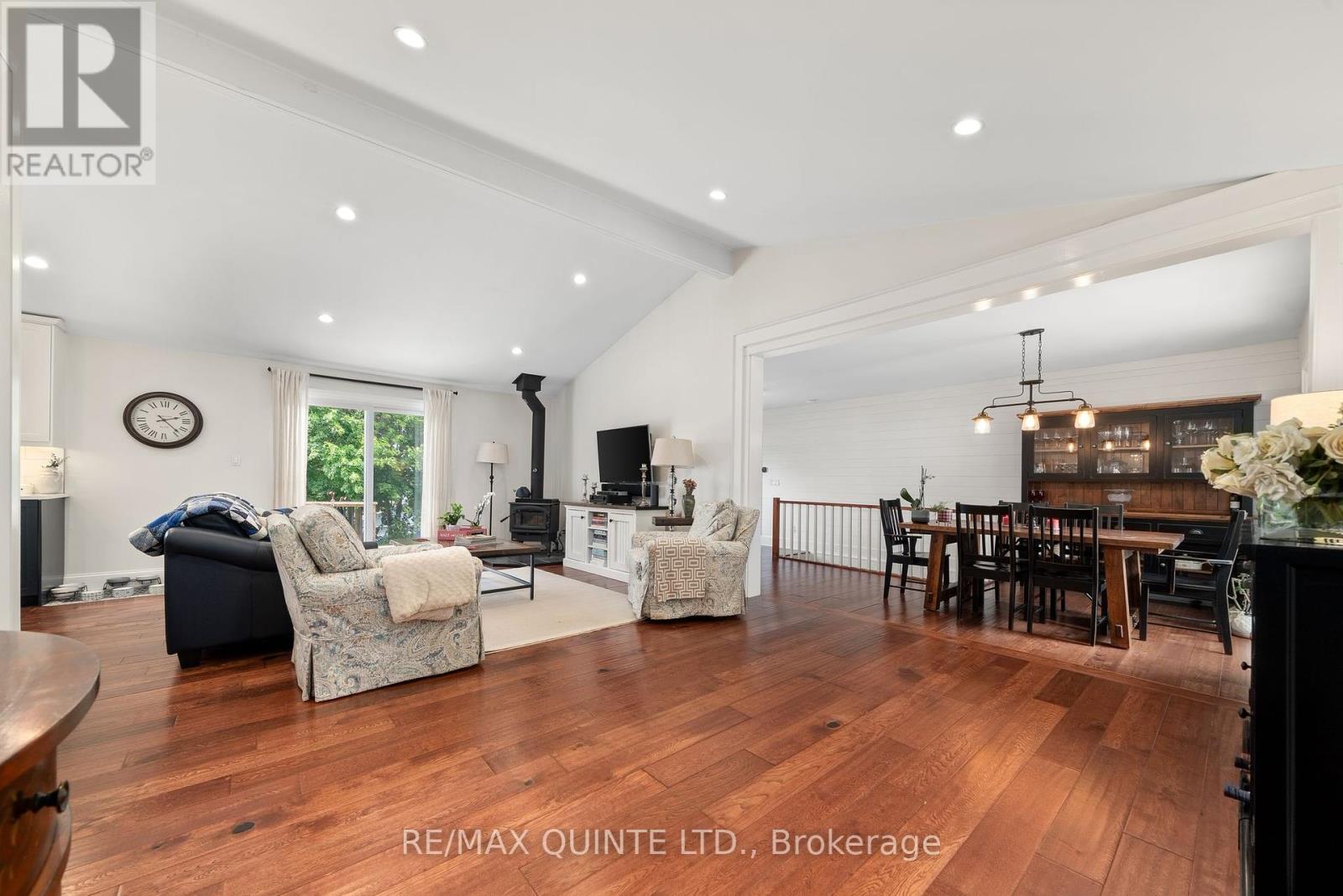 14 Eastern Avenue, Prince Edward County (Ameliasburg Ward), Ontario  K8N 4Z1 - Photo 9 - X12273581