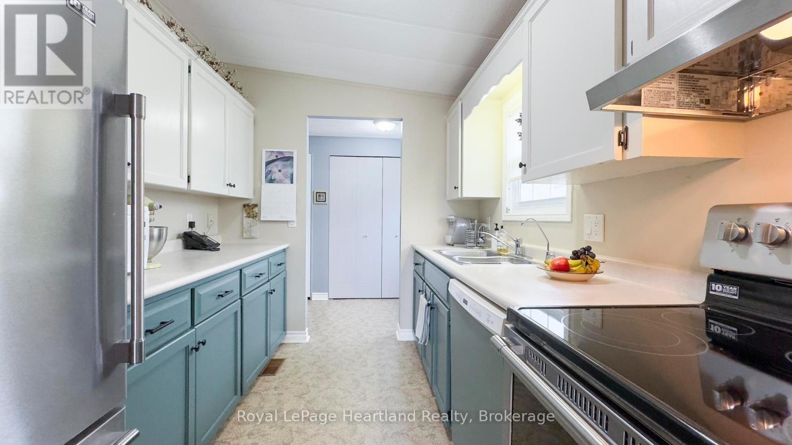 52 Algonquin Lane, Ashfield-Colborne-Wawanosh, Ontario  N7A 3Y2 - Photo 11 - X12273403